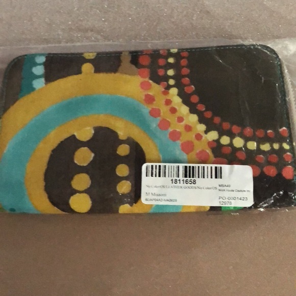Authentic NWT Beautiful Rare Missoni Canvas Vintage Wallet $2,500 - Picture 10 of 10